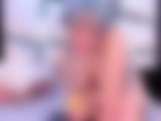 Live cam show with Tessacooper - Average on SxyPornLive