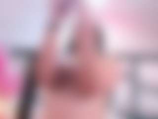 Spettacolo in cam dal vivo con Tessacooper - Striptease su Camsoda