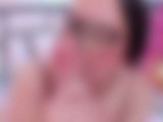 Live cam show with Tessacooper - Striptease on Camming Site