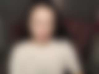 Live cam show with Kilye-Ch - Athletic Middle Aged on Cam Slut