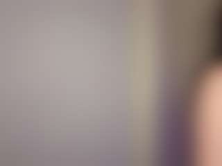 Candela34's Live Sex Cam Show