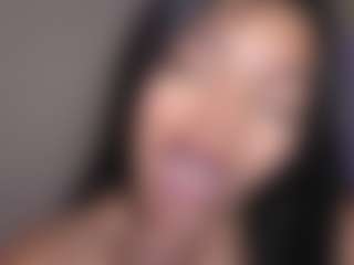 Candela34's Live Sex Cam Show