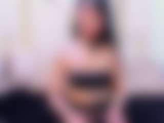Live cam show with Gaby - Flashing on Gym Cam Girls