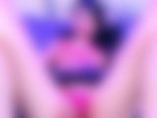 Live cam show with Gaby - Smoking on eurowanks.com