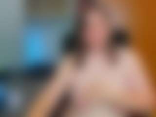 Naomi2life's Live Sex Cam Show