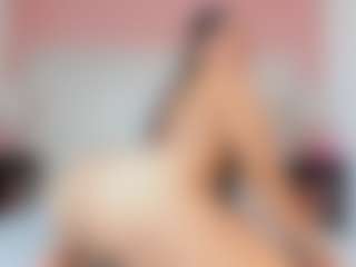 Live cam show with Anny Lewis - Squirt on Milfs Live