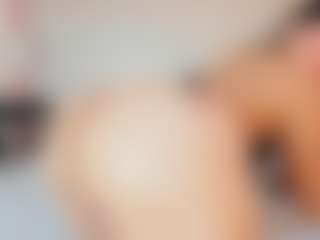 Live cam show with Anny Lewis - Blowjob on Free Soda