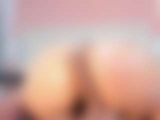 Live cam show with Anny Lewis - Inked on AdultVida.com