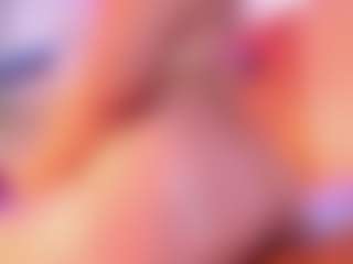 Live cam show with Anny Lewis - Bi on Camsoda