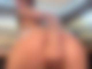 Live cam show with EugeneArlotta - Smoke on Camsoda