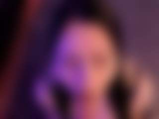 Live cam show with Mary-Lori - Fingering on SquirtSoMuch
