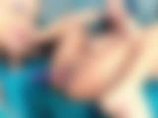 Rubi-18's Live Sex Cam Show