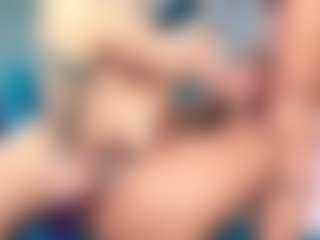 Rubi-18's Live Sex Cam Show
