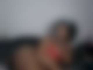 Live cam show with Cocolefeme - Petite on intimatelivegirls.com