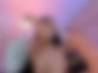 Live cam show with Miss-Nii - Tiny on StripNow