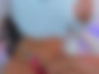 Live cam show with Miss-Nii - Ride on Camsoda