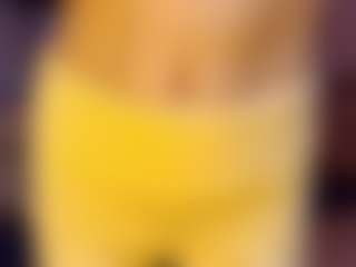 Live cam show with NaomiFoxy - Upskirt on CamSodaAdn