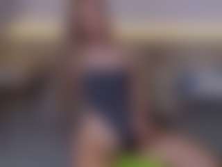 Live cam show with laxyflaxy - Petite on CamSextacy