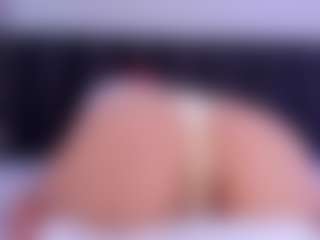 Live cam show with CristalFoxy - Oil on parknlotfishbdy