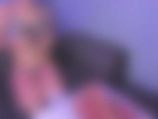 Live cam show with CristalFoxy - Petite on Hubzter Live
