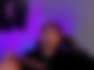 Live cam show with CristalFoxy - Brown Eyes Red Hair on Camsoda