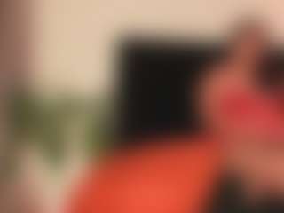 Live cam show with Milfandrea3 - Body Builder on studioflirtlive.com