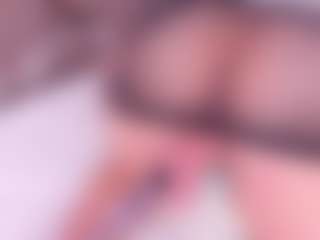 CataleyaGlow's Live Sex Cam Show