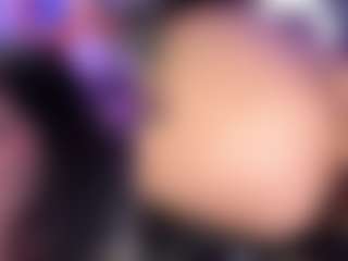 Live cam show with CataleyaGlow - Oil on Dare Cams