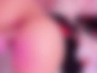 CataleyaGlow's Live Sex Cam Show
