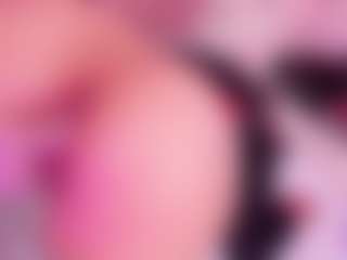 CataleyaGlow's Live Sex Cam Show