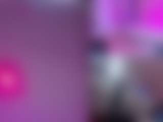 Live cam show with CataleyaGlow - Striptease on Gym Cam Girls