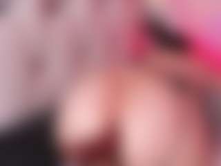 CataleyaGlow's Live Sex Cam Show