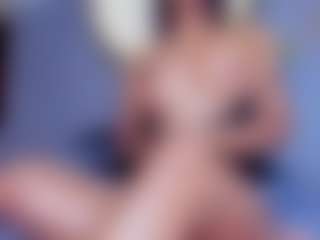 Live cam show with Horny - Public on Camiplay Live