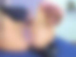 Live cam show with Horny - Petite on SquirtSoMuch