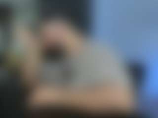 Live cam show with Dravenpeak - White on Milfs Live