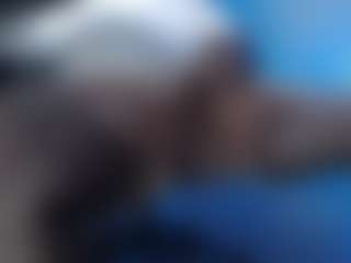Live cam show with Dravenpeak - White on WildCum