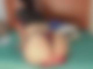 Live cam show with EiaSwon - Smoking on Chatstar