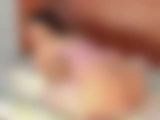 Live cam show with EiaSwon - Smoking on madthumbs