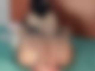 Live cam show with EiaSwon - Smoking on SpunkLive
