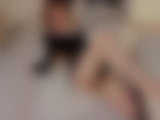 Live cam show with FrancineBritnell - Show on live18s.com