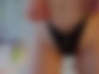 Live cam show with FrancineBritnell - Show on crypto-cams