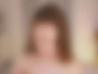 Live cam show with FrancineBritnell - Massage on UwU Esports