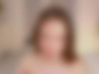 Live cam show with FrancineBritnell - Toys on Latina Girls