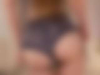 Live cam show with FrancineBritnell - Big Tits on Uber Horny