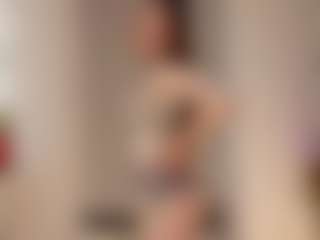 Live cam show with FrancineBritnell - Thin on Dare Cams