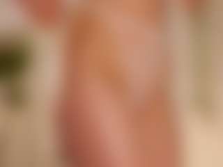 Live cam show with FrancineBritnell - Nipple Play on Free Soda