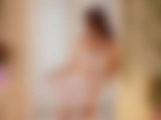Live cam show with FrancineBritnell - Nipple Play on Camsoda