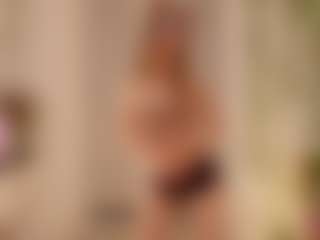 Live cam show with FrancineBritnell - Flashing on Camsoda