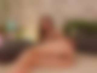 Live cam show with FrancineBritnell - College on CamClone