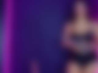 Live cam show with lucyqueenss - Average on Camsoda